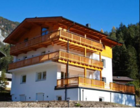 Alpenmond Appartment Halbmond